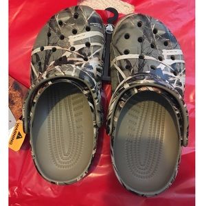 classic realtree v2 crocs